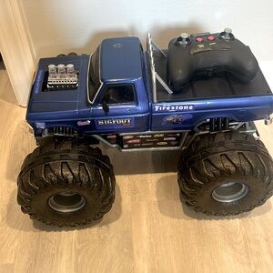 Remote control monster truck